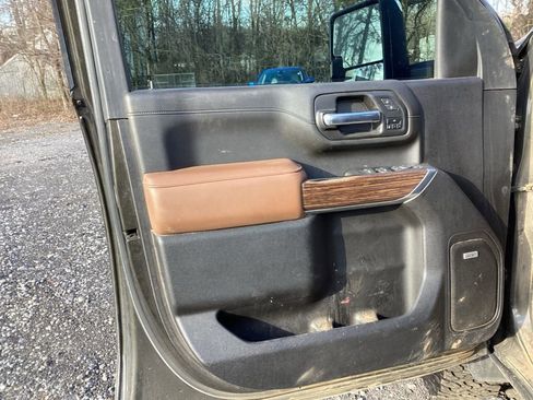 Used 2022 Chevrolet Silverado 3500 High Country w/ Z71 Off-Road Package image 10