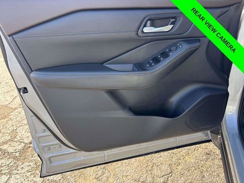 Used 2022 Nissan Rogue SV w/ SV Premium Package image 10