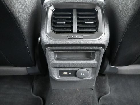 Used 2019 Volkswagen Tiguan SEL AWD/4WD image 32
