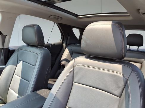 Used 2019 Chevrolet Equinox Premier AWD/4WD image 16