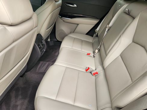 Used 2021 Cadillac XT4 Premium Luxury FWD image 12