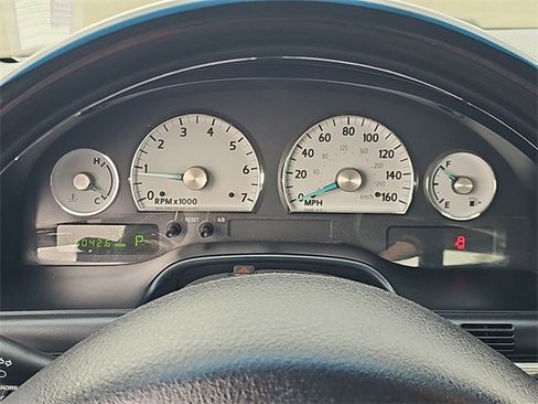 Used 2004 Ford Thunderbird image 10