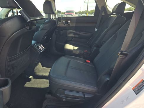 Used 2023 Kia Sorento EX image 25