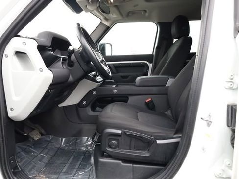 Used 2021 Land Rover Defender 110 image 10