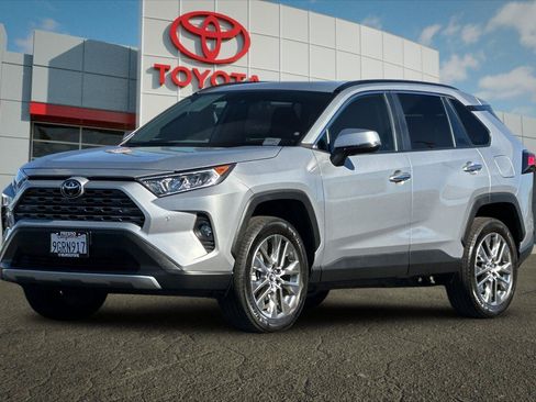 Certified 2019 Toyota RAV4 Limited AWD/4WD image 7