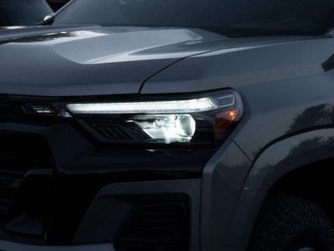 Used 2023 Chevrolet Colorado Z71 w/ Z71 Convenience Package 2 AWD/4WD image 8