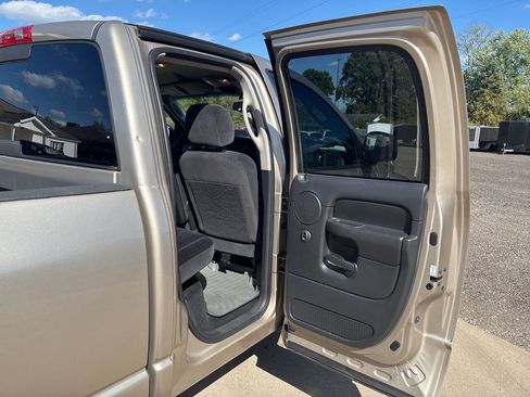 Used 2005 Dodge Ram 1500 Truck SLT image 14