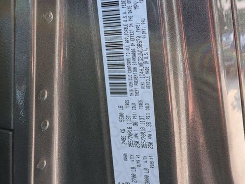 Used 2018 Jeep Wrangler Unlimited Sahara w/ LED Lighting Group AWD/4WD image 32