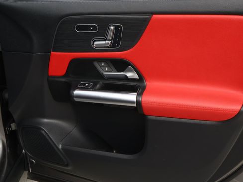 Used 2021 Mercedes-Benz GLA 250 4MATIC image 17