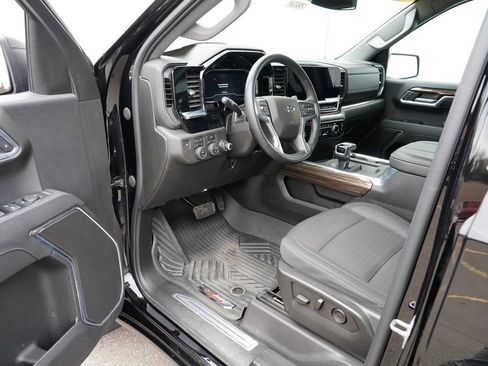 Used 2023 Chevrolet Silverado 1500 RST image 13