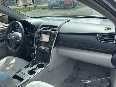 Used 2015 Toyota Camry XLE image 17