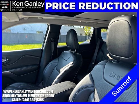 Used 2019 Jeep Cherokee Limited w/ Luxury Group AWD/4WD image 19
