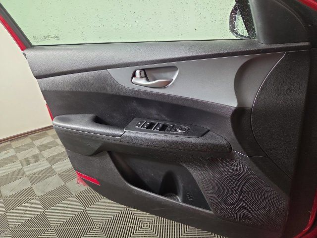 Used 2021 Kia Forte LXS FWD image 21