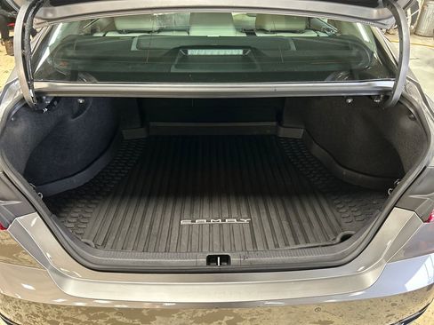 Used 2025 Toyota Camry XLE w/ Premium Plus Package image 9