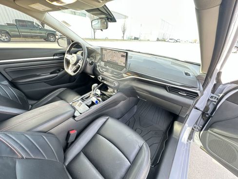 Used 2023 Nissan Altima 2.5 SR w/ SR Premium Package image 30