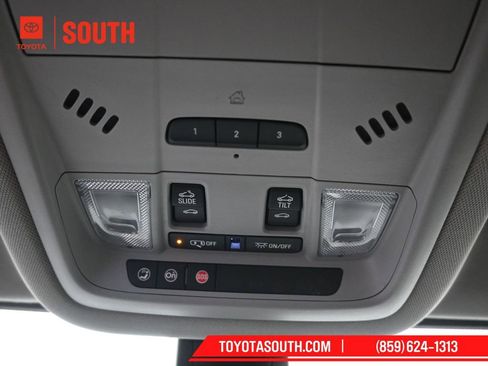 Used 2022 GMC Acadia AT4 w/ Technology Package image 20