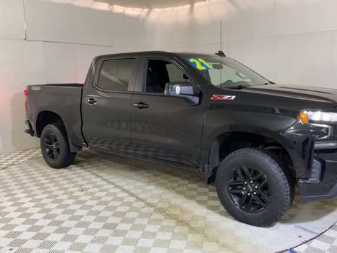 Used 2021 Chevrolet Silverado 1500 LT Trail Boss w/ Convenience Package II AWD/4WD image 2