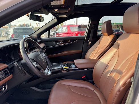 Used 2023 Lincoln Nautilus Reserve image 9