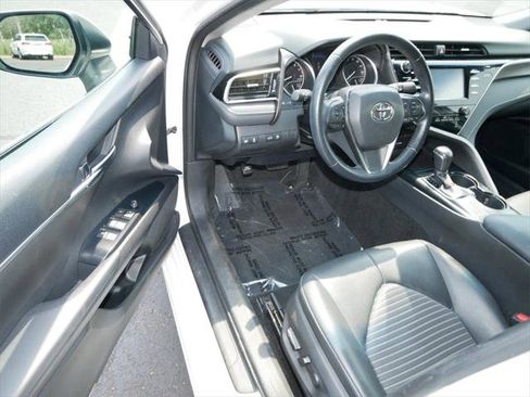 Certified 2018 Toyota Camry SE image 11