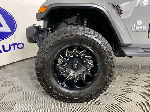 Used 2023 Jeep Gladiator Overland w/ LED Lighting Group image 11