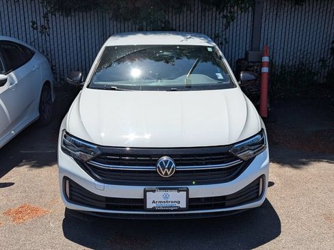 Used 2023 Volkswagen Jetta Sport FWD image 9