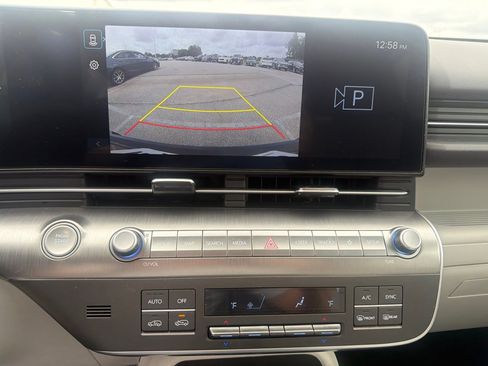 Used 2025 Hyundai Kona SEL FWD image 12