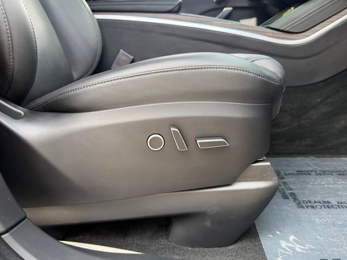 Used 2022 Tesla Model X AWD/4WD image 36