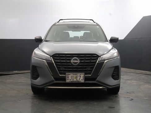 Used 2024 Nissan Kicks SR w/ SR Premium Package image 3