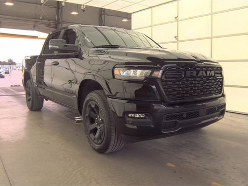 Used 2025 RAM 1500 Big Horn AWD/4WD image 1