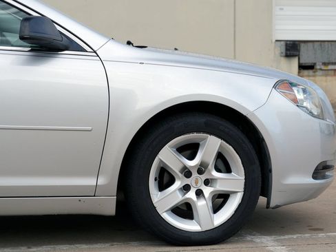 Used 2011 Chevrolet Malibu LS FWD image 27