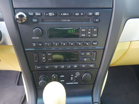 Used 2002 Ford Thunderbird image 55