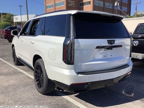 Used 2025 Cadillac Escalade Sport Platinum image 6
