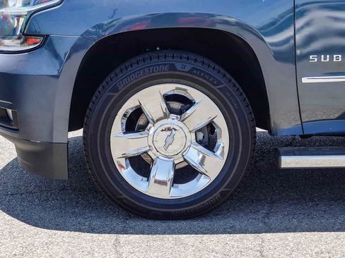 Used 2019 Chevrolet Suburban LT w/ LT Signature Package image 10