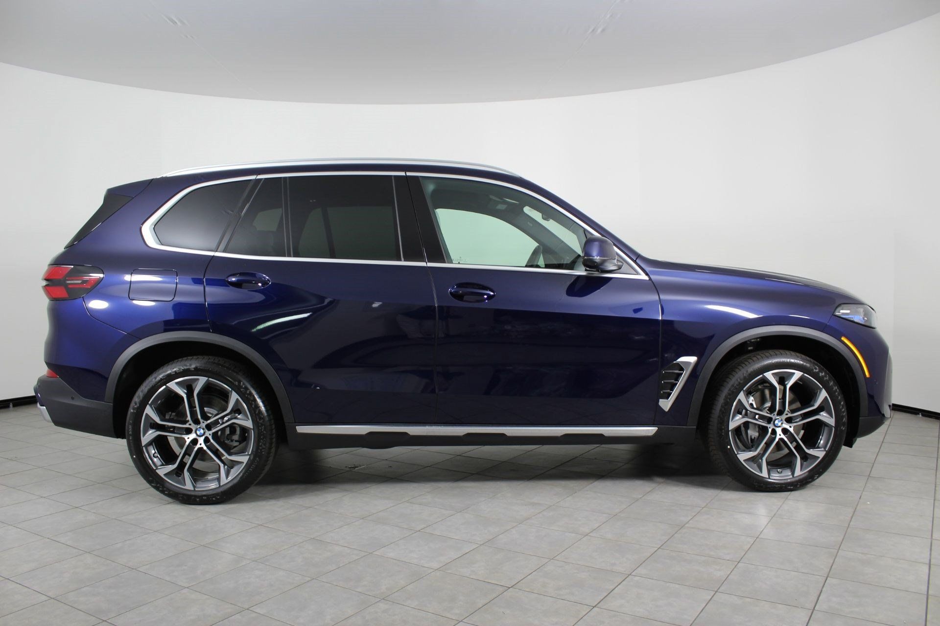 Used 2026 BMW X5 sDrive40i w/ Climate Comfort Package RWD image 8