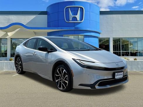 Used 2024 Toyota Prius Prime FWD image 1