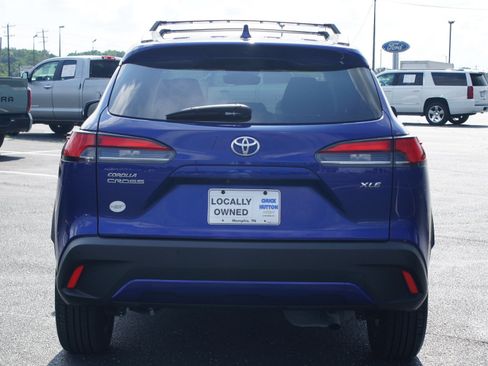 Used 2023 Toyota Corolla Cross XLE w/ Convenience Package FWD image 3