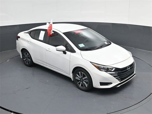 Used 2025 Nissan Versa SV w/ Trunk Package image 38