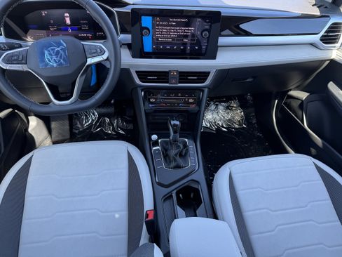 New 2025 Volkswagen Taos SE image 13