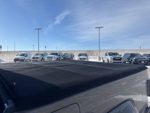 Used 2021 Jeep Gladiator Willys image 11