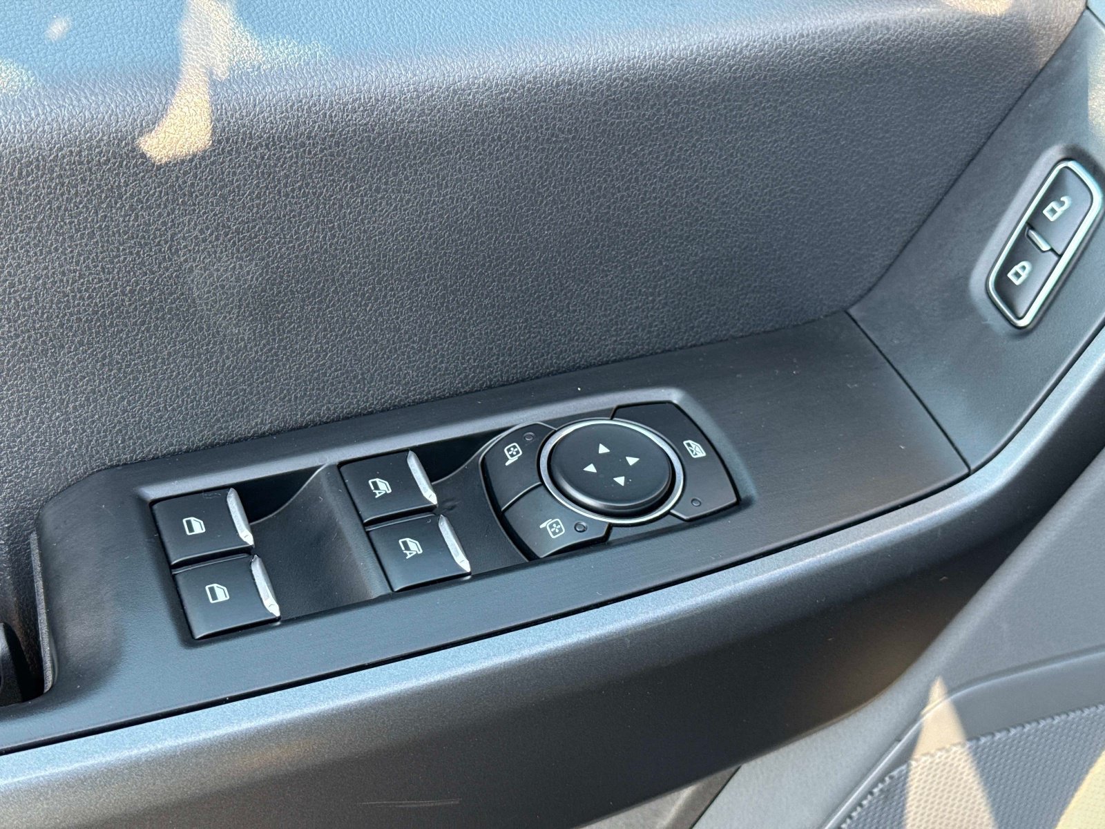 Used 2025 Ford F250 XLT AWD/4WD image 21