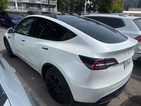Used 2023 Tesla Model Y Long Range AWD/4WD image 2