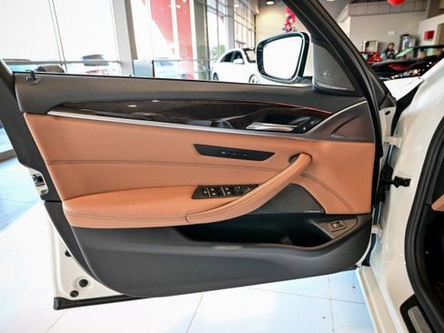 Used 2020 BMW 530i w/ Convenience Package image 16