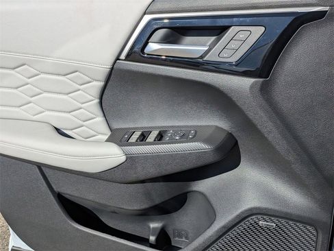 New 2025 Mitsubishi Outlander SEL image 15