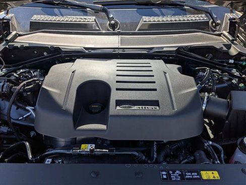 New 2026 Land Rover Defender 110 X-Dynamic SE AWD/4WD image 18