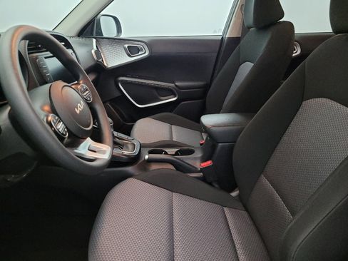 Used 2023 Kia Soul LX FWD image 17