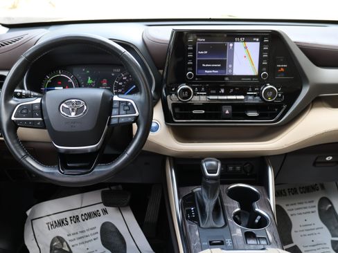 Used 2021 Toyota Highlander Limited AWD/4WD image 26