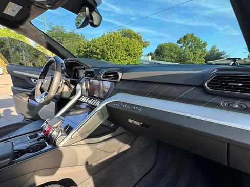 Used 2019 Lamborghini Urus AWD/4WD image 14