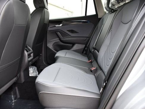 New 2026 Volkswagen Tiguan SE image 15