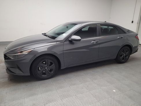 Used 2023 Hyundai Elantra SEL image 2