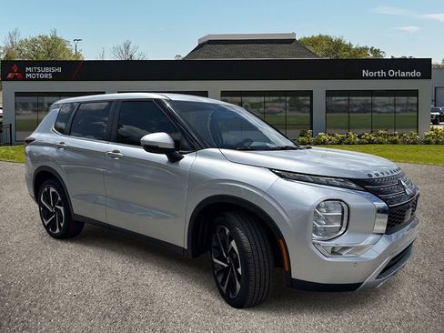 Used 2024 Mitsubishi Outlander SE image 7